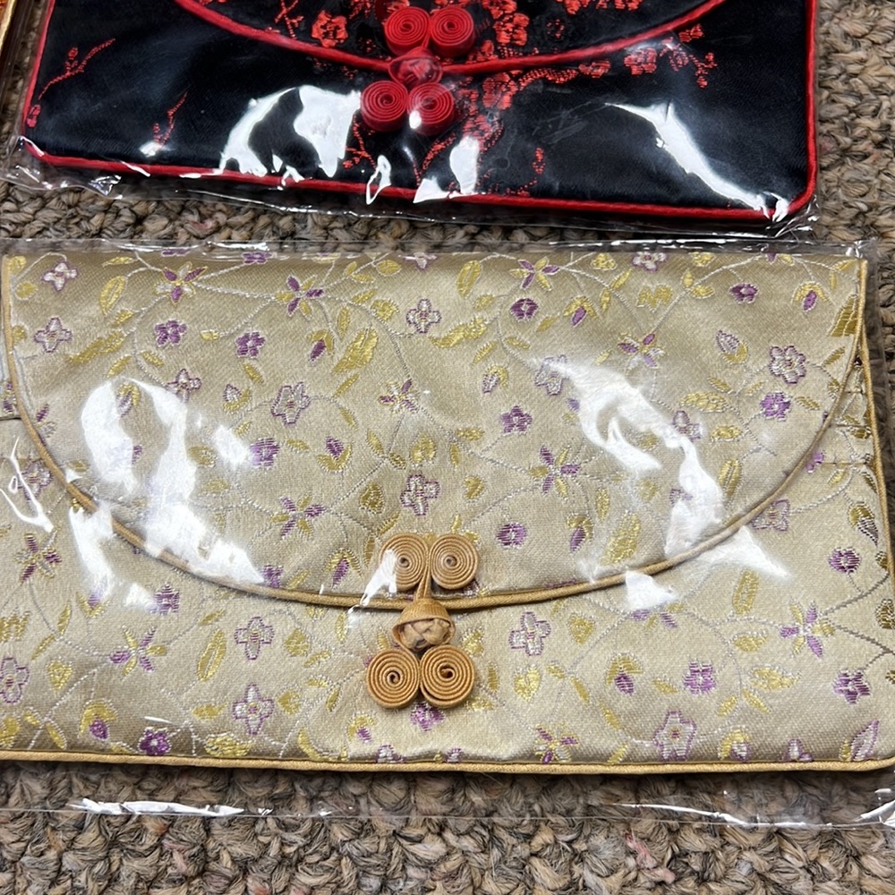 Asian Clutch - Picture 5 of 7